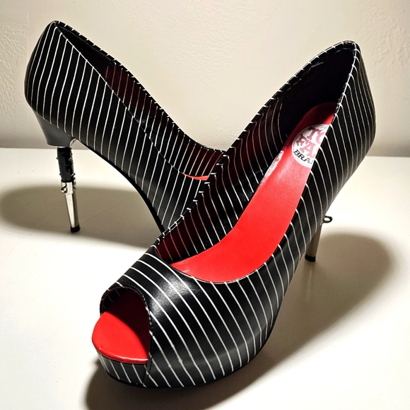 Too Fast Shoes - 🌟 Too Fast Pinstriped Stilettos - Red, Black & White - Women's Size 9 🌟
